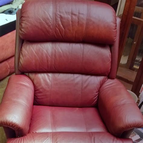 SOLD * Leather Recliner Chair (Downtown OKC) | Craigslist Garage Sales