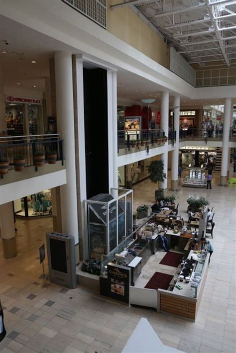 Now And Then 28 Photos Of The Staten Island Mall 1972 2016