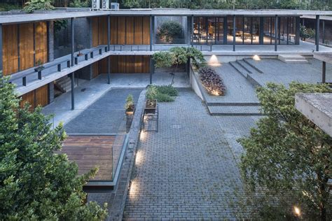 Traditional Courtyard House Gets A Modern Update In China
