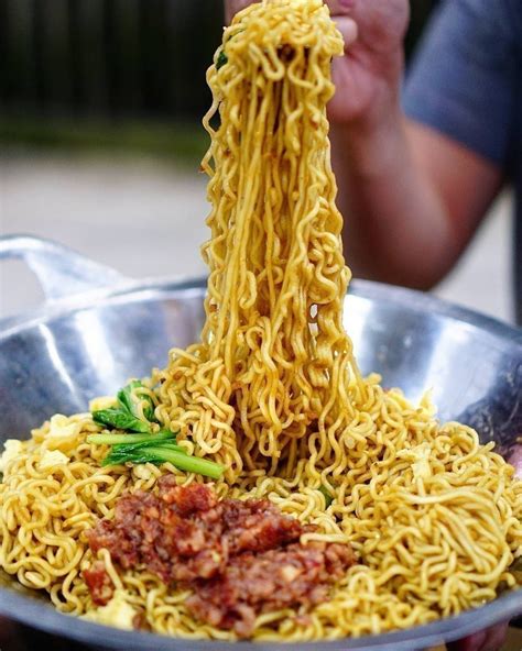 8 Makanan Enak di Jakarta yang Bikin Perut Kamu Hamil Duluan