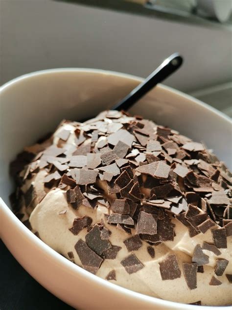 Break the chocolate into pieces and put in a bowl over, but not touching, a pan of simmering water. Low Carb Mousse au Chocolat von Joliii | Chefkoch