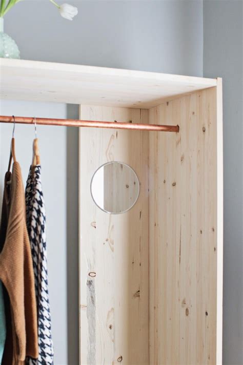 Massivholz kleiderschrank aus kiefer aufsatz. Diy Moderner Kleiderschrank aus Holz Mit Kupfer Details ...