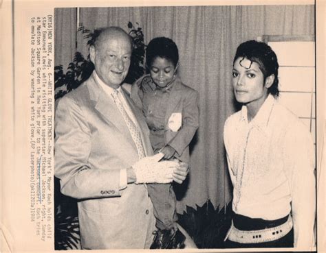 Morning Call Michael Jackson With Emmanuel Lewis At Madison Square