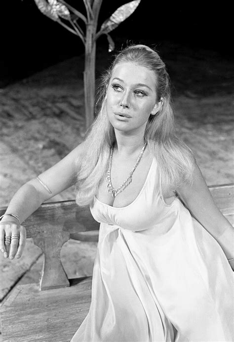 Sign up for helen mirren alerts: Helen Mirren as Cressida in Troilus and Cressida (1968 ...