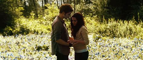 The Twilight Saga Eclipse Full Length Trailer