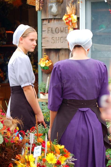 Two Mennonite Women In Lancaster County Pennsylvania Editorial Photo