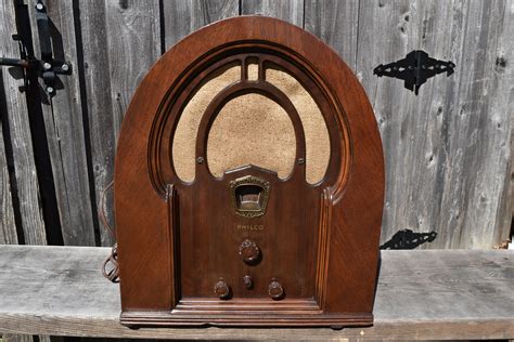 It takes into account the past performance of a company for valuation of its shares. Philco Radio 71 Cathedral | Antique Radios | Vintage Audio ...