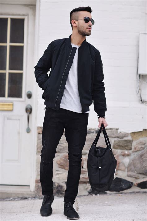This bomber jacket will elevate any of your outfits whether you are wearing jeans or slacks. THE BOMBER JACKET - THE NEAT FIT