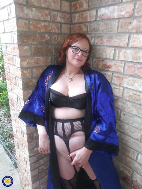 This Naughty Mature Lady Loves To Stay At Home And Play