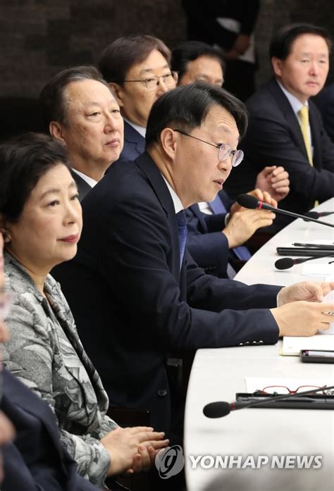 다만 부동산 투자와 자녀 교육 목적으로 6차례 위장 전입을 해. 인사말 하는 김현준 국세청장 | 연합뉴스