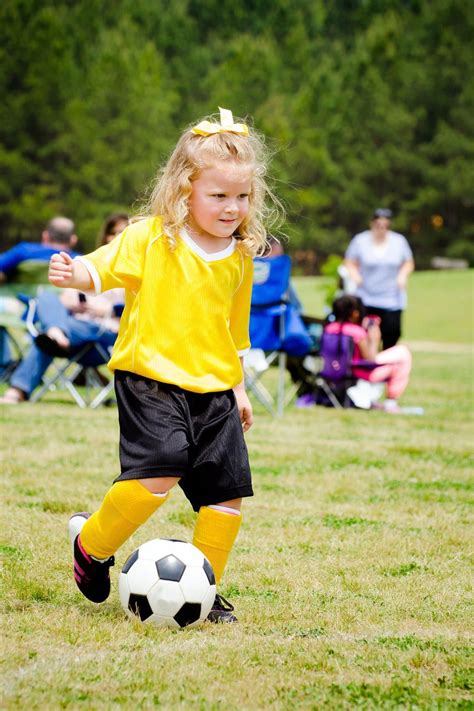 Tips And Tricks To Play A Great Game Of Football Kids Soccer Soccer