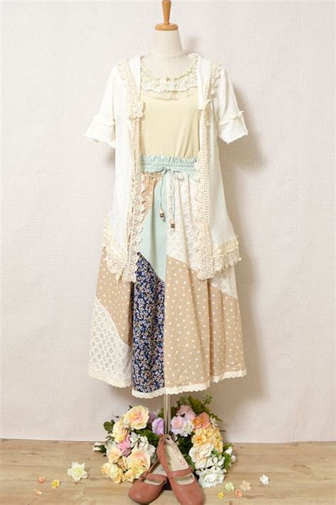 Zum verkauf steht ein hübsches brautkleid/standesamtkleid. MonMonMori | Mori mode, Modestil, Blumenmädchen kleid