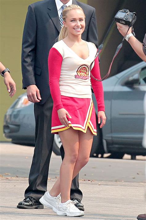 Hayden Panettiere Is A Cheerleader Again Suit Up