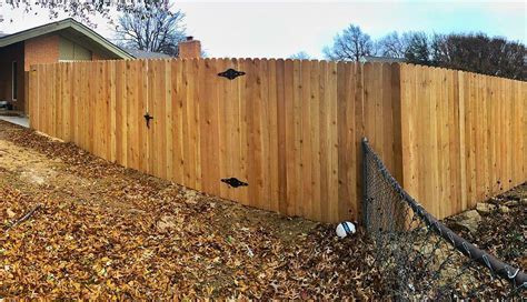 13 Best Fence For Sloped Yard All You Need To Know