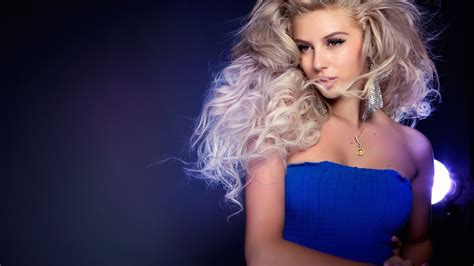 Russian Model Sensual Gaze Model Dubai Wavy Hair Women Russian Blonde Skirt
