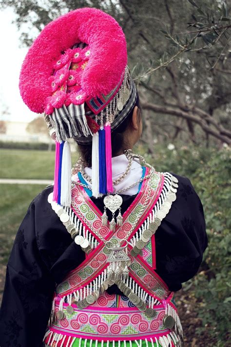 Hmong Outfit Series :: White Hmong Sayaboury in 2020 | Hmong clothes ...