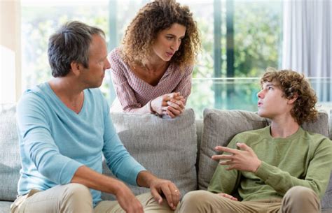 5 توصیه برای رفتار و ارتباط بهتر والدین با نوجوانان چطور نوجوان را