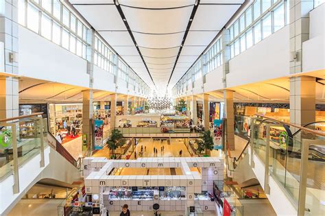 The 10 Biggest Shopping Malls In The World 2023