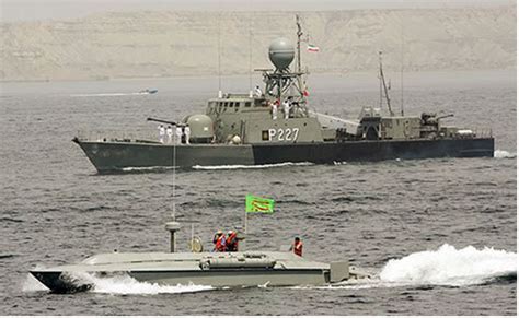 درگیری ناوهای ایران و آمریکا در خلیج فارس شلیک به سمت ناوهای ایرانی