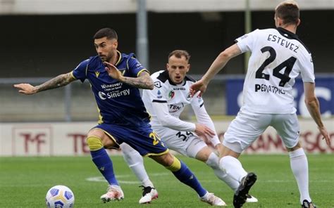 Teams crotone verona played so far 16 matches. Video Crotone Inter 0-0: risultato in diretta, gol e ...