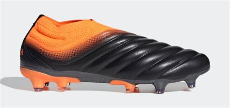 A question of faith espouses an inanely simplistic worldview. Fikayo Tomori Fußballschuhe