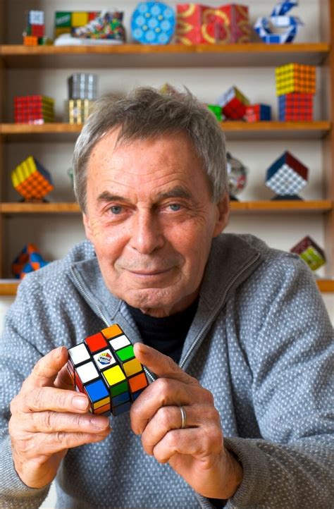 Comment Le Rubiks Cube Est Devenu Le Plus Célèbre Casse Tête Du Monde