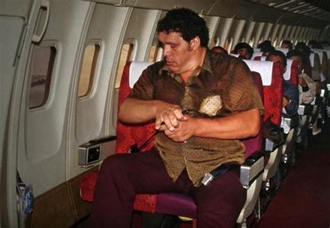 These Photos Really Show How Gigantic Andre The Giant Truly Was Camtrader