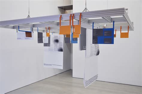 Mit flexionstabellen der verschiedenen fälle und zeiten ✓ aussprache und relevante diskussionen ✓. Thomas Locher -- suspended | Galerie Georg Kargl