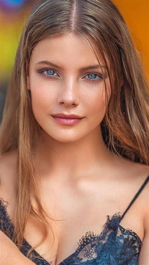 27 Gorgeous Girls With The Most Beautiful Eyes In The World Zestvine