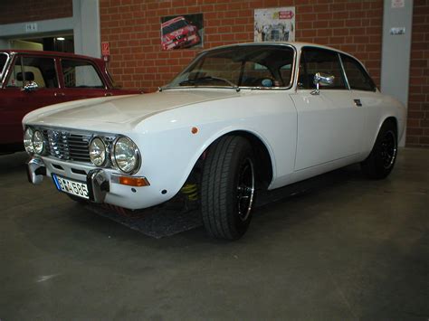 Alfa Romeo 2000 GT Veloce Bertone | The Alfa Romeo 105/115 s… | Flickr