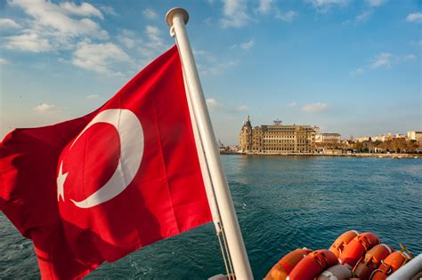 9 Cool Facts About The Turkish Flag