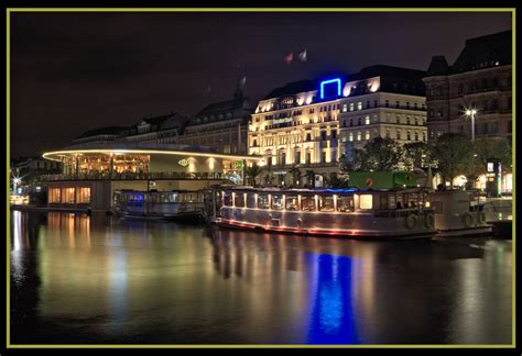 Af denne grund er bic, i vores eksempel dresdeff200, ikke påkrævet for overførsler i til gengæld er hamburg i tyskland. Blue Goal - No. 103 Dresdner Bank Jungfernstieg Foto ...