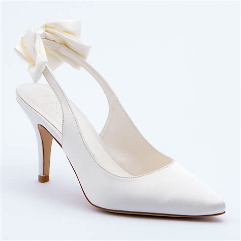 Scegli la consegna gratis per riparmiare di più. Patrizia Cavalleri | Scarpe | Scarpa sposa modello Chanel ...