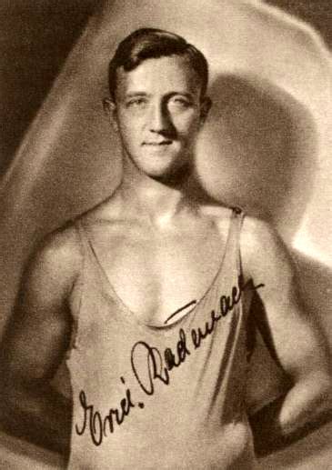 Il est le premier philippin à remporter une médaille olympique. Water Polo legends: 1928: The legendary Erich Rademacher