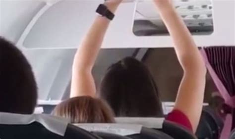 Viral Video Shows Passenger Drying Her Underwear Using A Plane Air Vent Travel News Travel