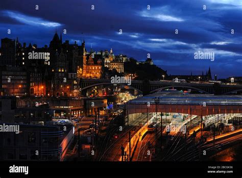 Waverley Station Edinburgh Hi Res Stock Photography And Images Alamy