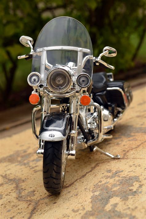 Harley-Davidson 2013 FLHRC Road King Classic - Maisto ...