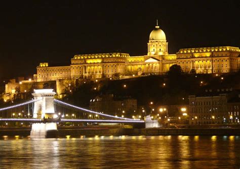 Magyarország ˈmɒɟɒrorsaːɡ (listen)) is a country in central europe. Z-Tour Vacante in Europa - Ungaria