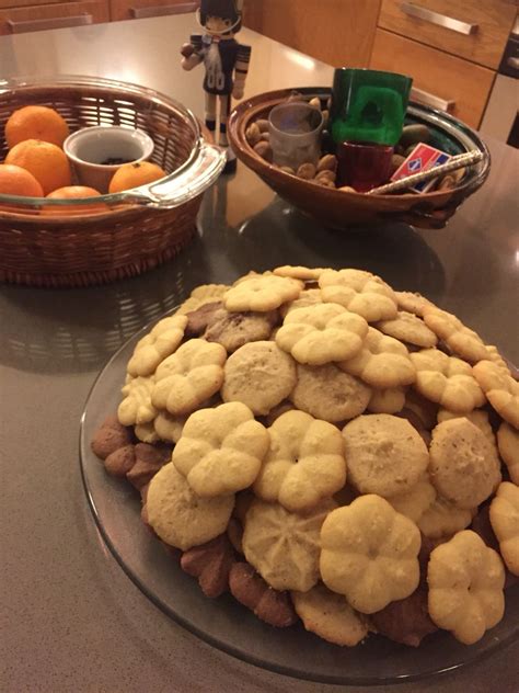 If you are in a soup cause your son wants you to make cookies for his friends this christmas and your husband's insisting you to prepare a cookie cake for his office colleagues, there is no need for you to. Holiday cookie baking : Spritz (better homes & gardens) chocolate, hazelnut and regular | Gifts ...