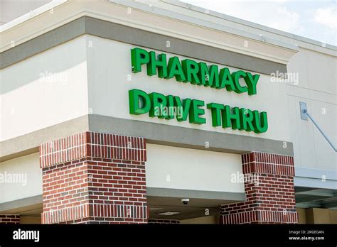 Drive thru pharmacy sign hi-res stock photography and images - Alamy