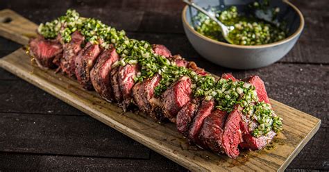 We've since changed it up a bit, including making a pan gravy from the juices and stock to pour over the sliced tenderloin and apples. Tenderloin - Alimentarte