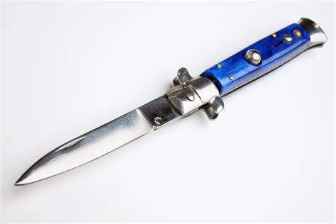 Are cryptocurrencies legal in canada? Knife Laws in Canada | Legalbeagle.com