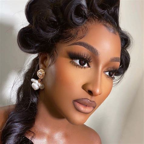 Crown Beauty On Instagram Smokey Wings Nude Lips Drama Free