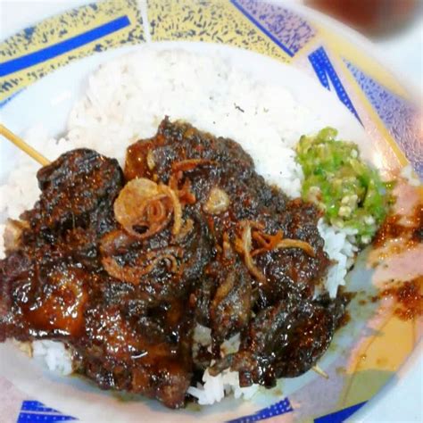 However, other kind of meat such as beef, chicken or seafood might be used as well. Nasi Bebek Madura Bumbu Hitam | Masakan indonesia, Resep ...