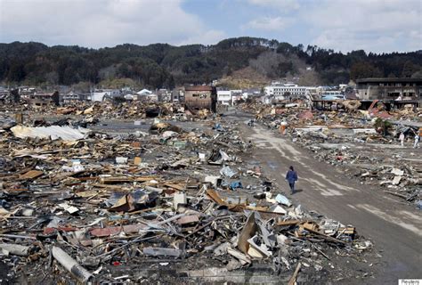 On 11 march 2011, a magnitude 9 earthquake occurred off the east coast of japan, generating a tsunami that severely damaged coastal areas and resulted in 15 891 deaths and 2579 missing people. Japan Tsunami 2011: Fukushima Disaster Before And After ...