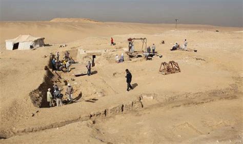 Archaeologists Discover 4 500 Year Old Boat Buried Under Tomb From Ancient Egypt Science