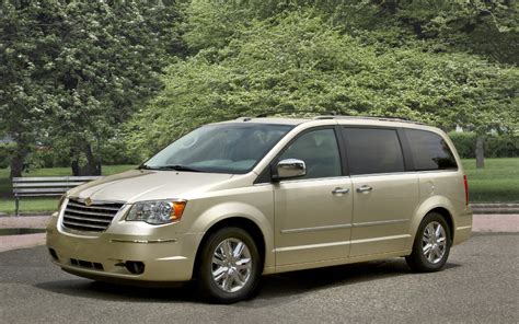 2010 Chrysler Town And Country Review Ratings Specs Prices And Photos