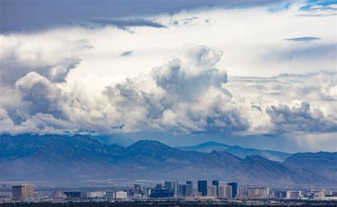 Las Vegas' odd 2019 weather lingers with record-low high temp | Las Vegas Review-Journal