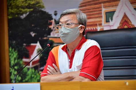 เตรียมออกข้อกำหนดห้ามจัดการเรียนการสอนในสถานศึกษา ห้ามรวมตัวเกิน 50 คน ปิดสถานบริการ จำกัดเวลาร้านอาหาร ห้างสรรพสินค้า ร้านสะดวกซื้อ. ผู้ว่าราชการจังหวัดนครปฐม เชิญสถานศึกษาทุกแห่งในจังหวัด ...
