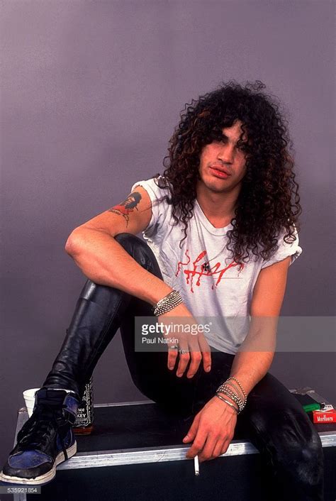 Guns n' roses guitarist slash was recently interviewed by sweetwater's youtube channel and revealed what he's been up to during the coronavirus shutdown. Slash of Guns And Roses at the UIC Pavillion in Chicago ...